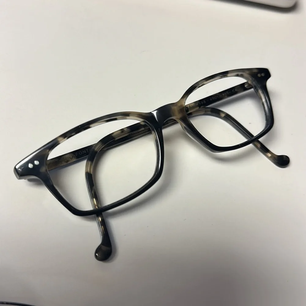Stylish Black and Gray Glasses with Clip-On Lenses - Picture 4 of 7